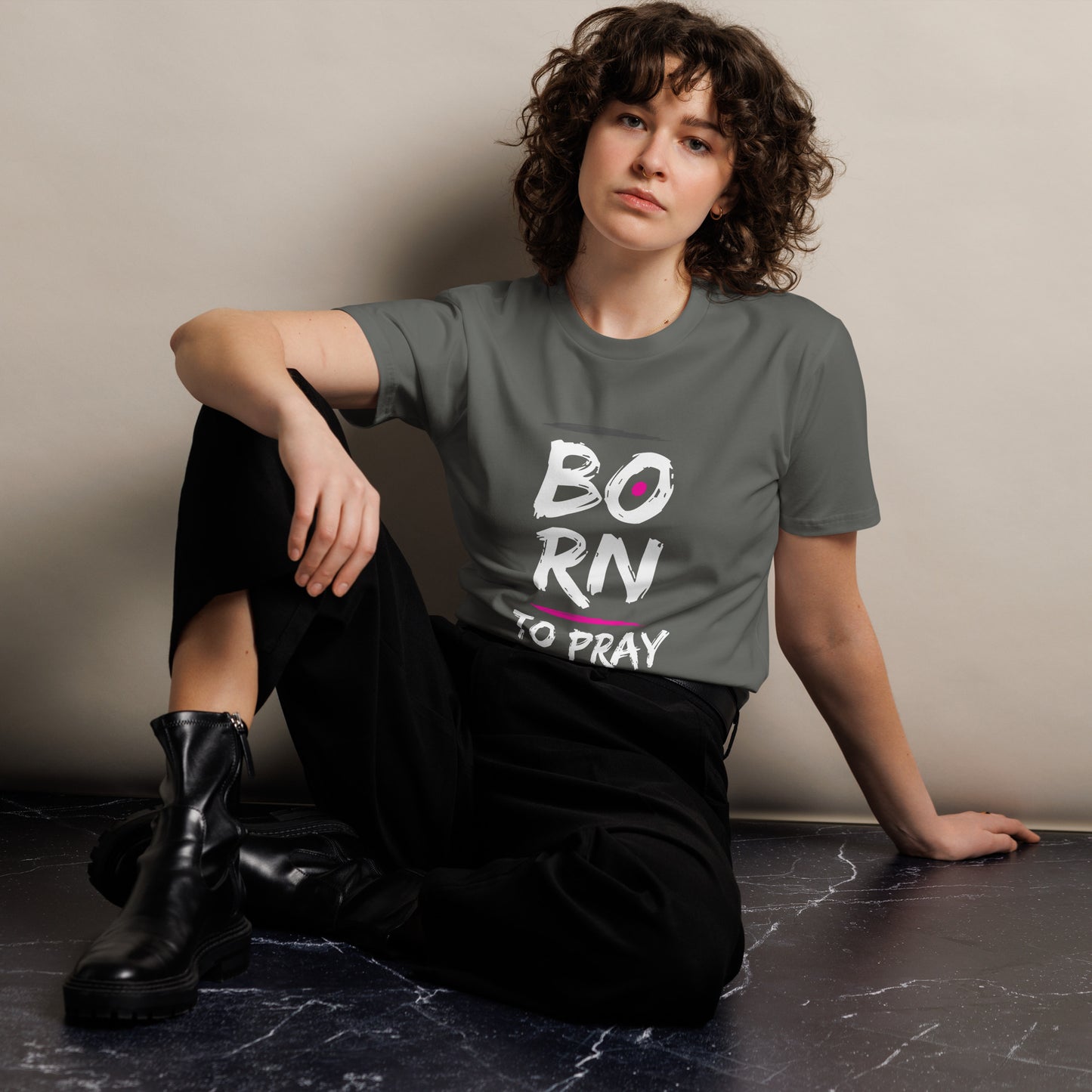 Born to Pray t-shirt (pink)