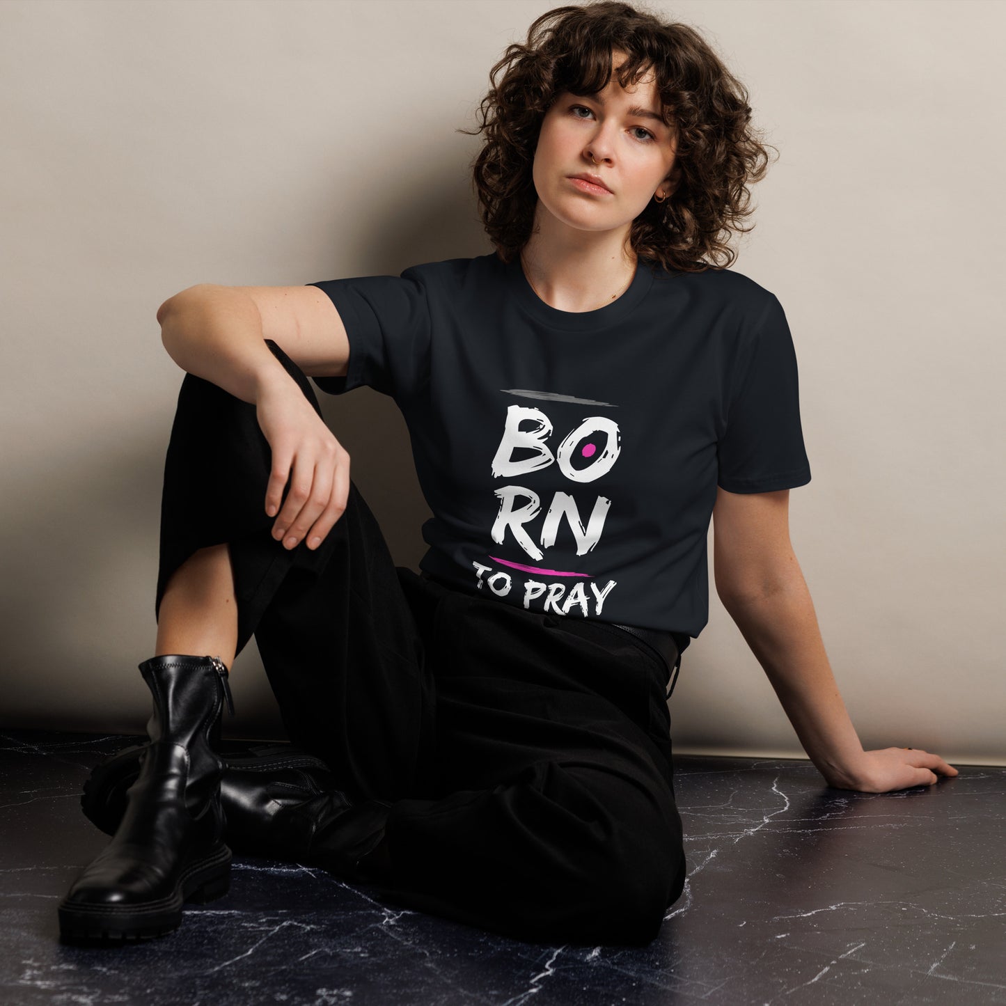 Born to Pray t-shirt (pink)